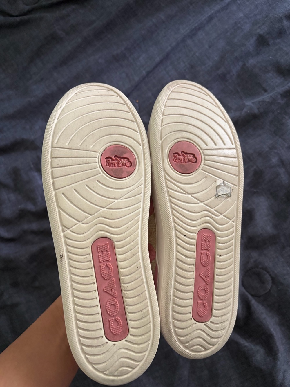 Coach Heart-Print Sneakers - Pink & khaki signature - Picture 3 of 3